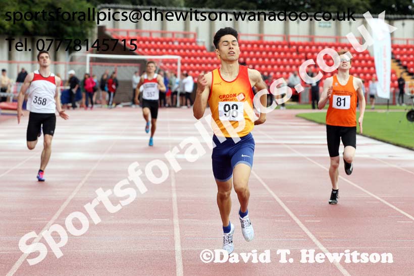 Junior mens 400 metres, Gateshead Tartan Games. Phot: David T. Hewitson/Sports for All Pics